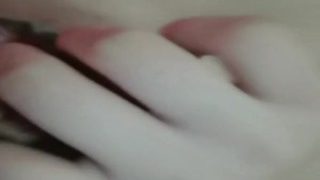 四眼骚逼学生妹宿舍扣逼逼